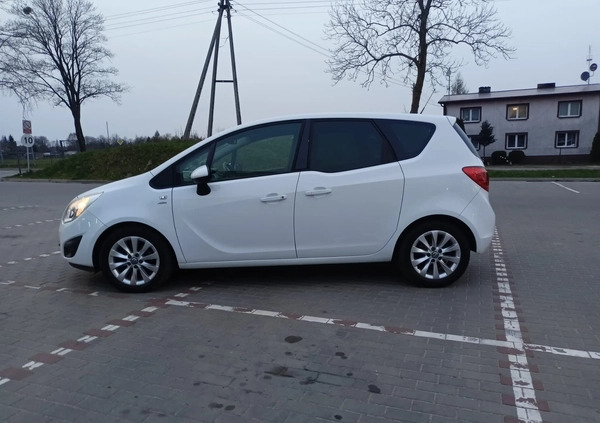 Opel Meriva cena 29900 przebieg: 111700, rok produkcji 2013 z Czersk małe 277